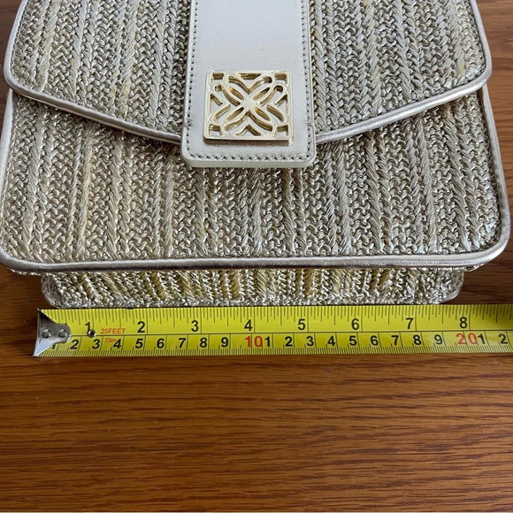 Lilly Pulitzer Dobson Crossbody - Picture 4 of 16